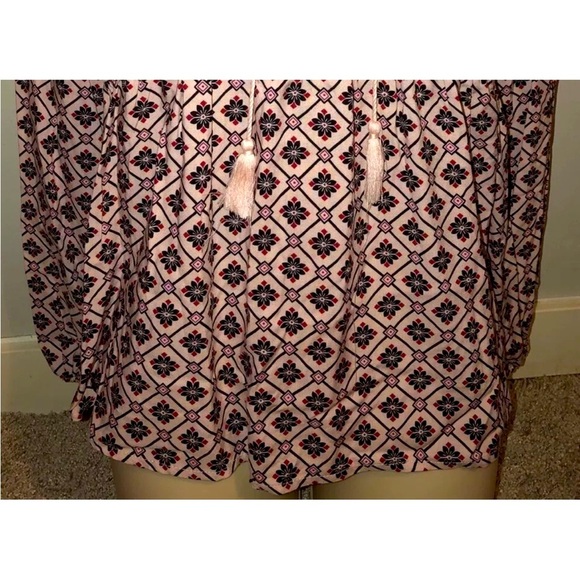 Pink floral print embroider accent tie neckline top‎ mock button Love Fire small - Picture 3 of 11